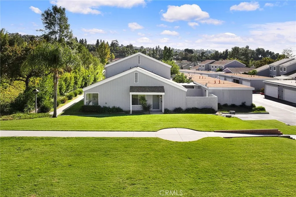 1044 Canyon Spring, Diamond Bar, California 91765 home-pic-1