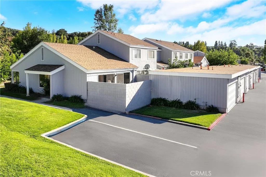 1044 Canyon Spring, Diamond Bar, California 91765 home-pic-2