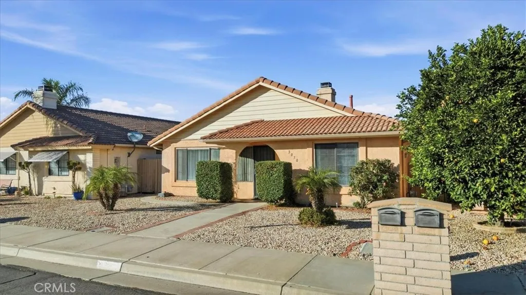 3050 Del Flora Dr, Hemet, California 92545 home-pic-3