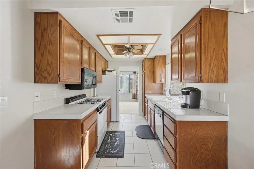 3050 Del Flora Dr, Hemet, California 92545 home-pic-10