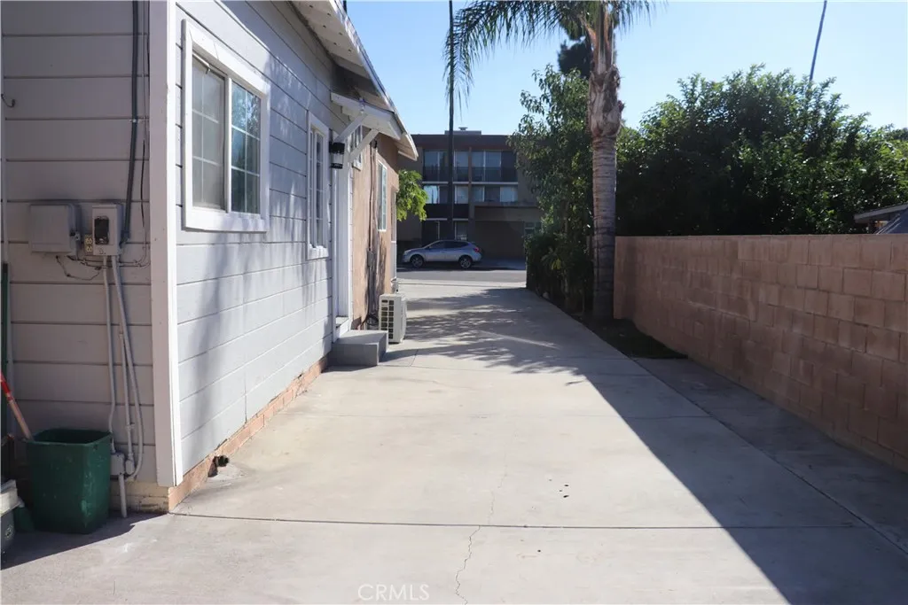 1971 7th, Riverside, California 92507 home-pic-3