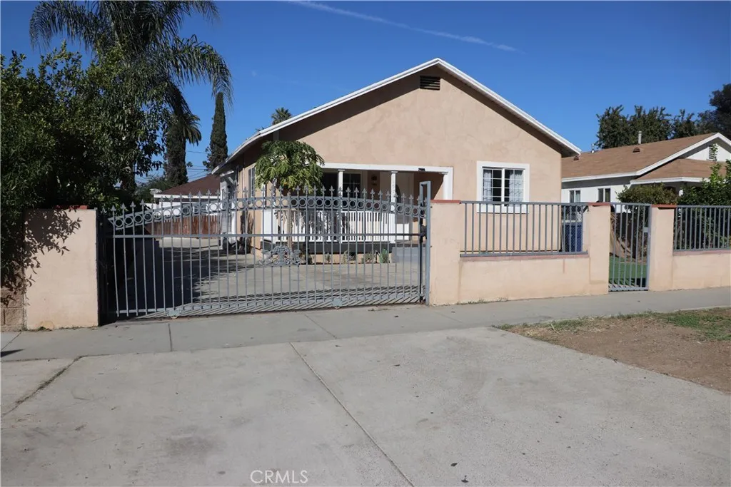 1971 7th, Riverside, California 92507 home-pic-0