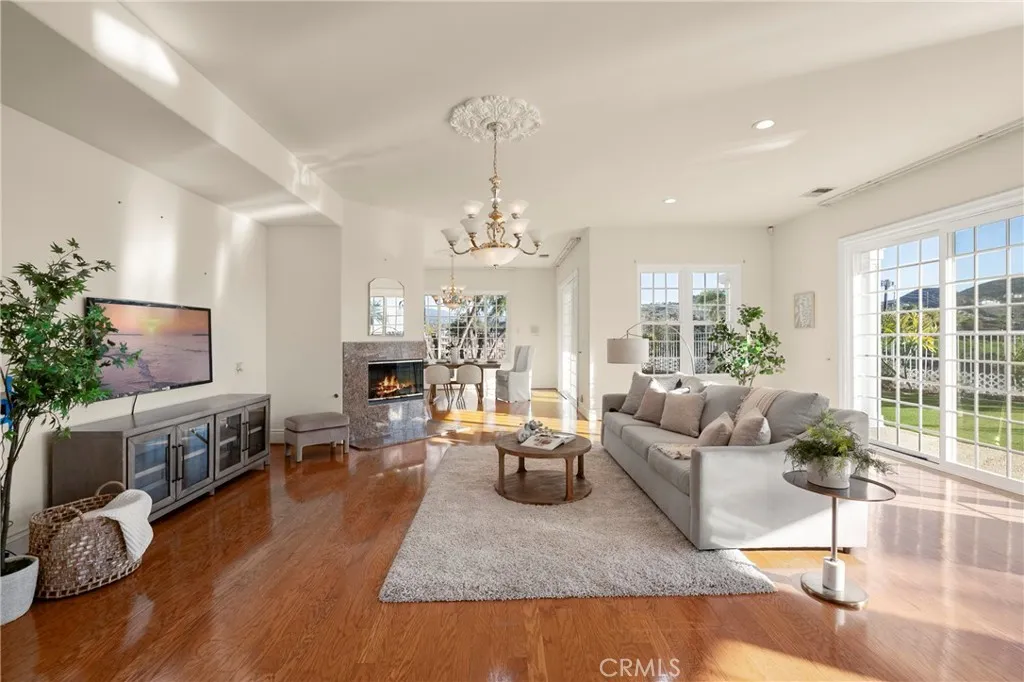 10052 Sycamore Circle, Villa Park, California 92861 home-pic-15