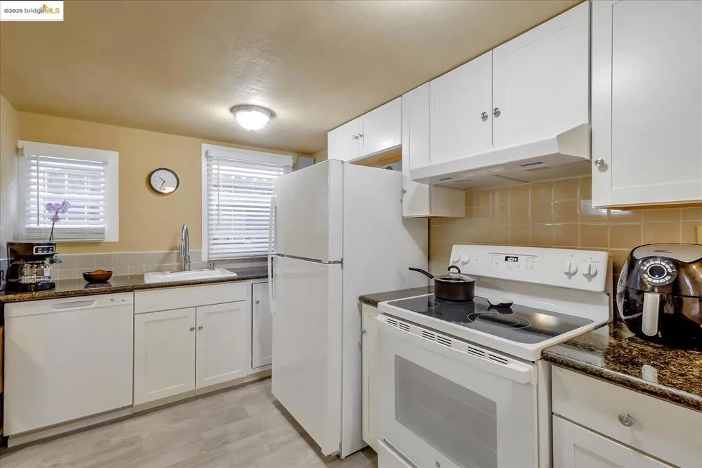 1507 48th Ave, Oakland, California 94601 home-pic-8
