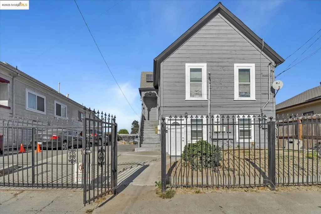 1507 48th Ave, Oakland, California 94601 home-pic-0