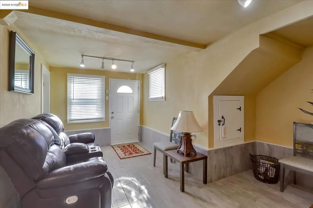 1507 48th Ave, Oakland, California 94601 home-pic-5