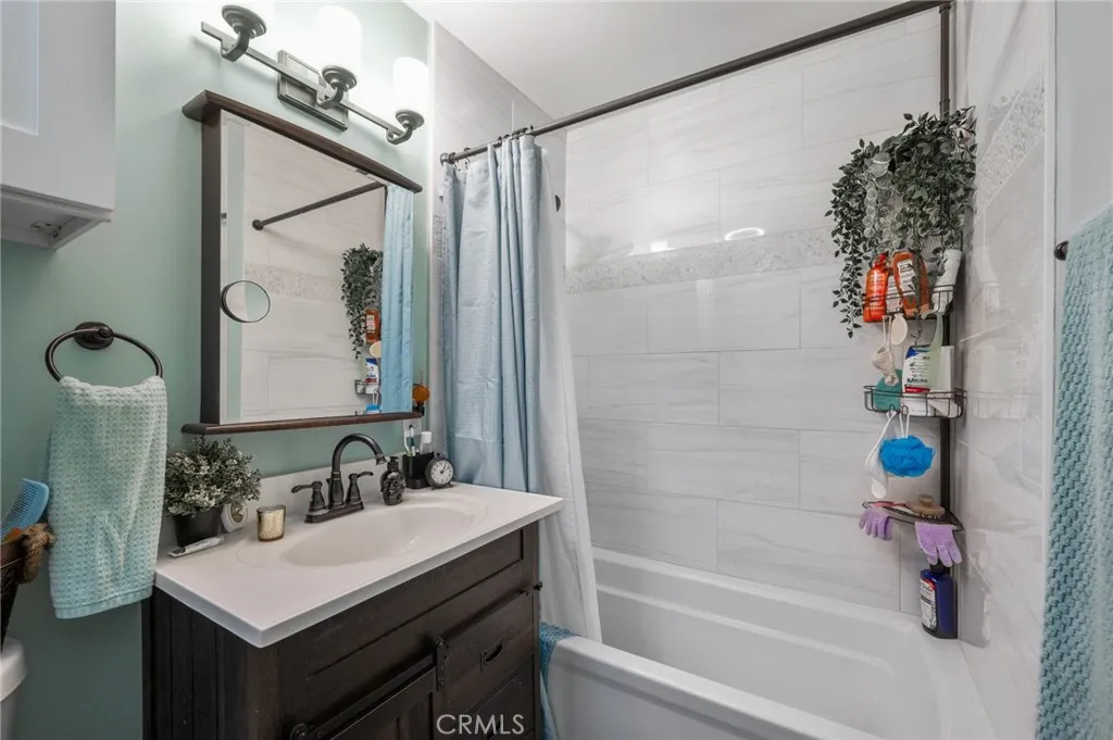 749 W 147th Street, Gardena, California 90247 home-pic-24
