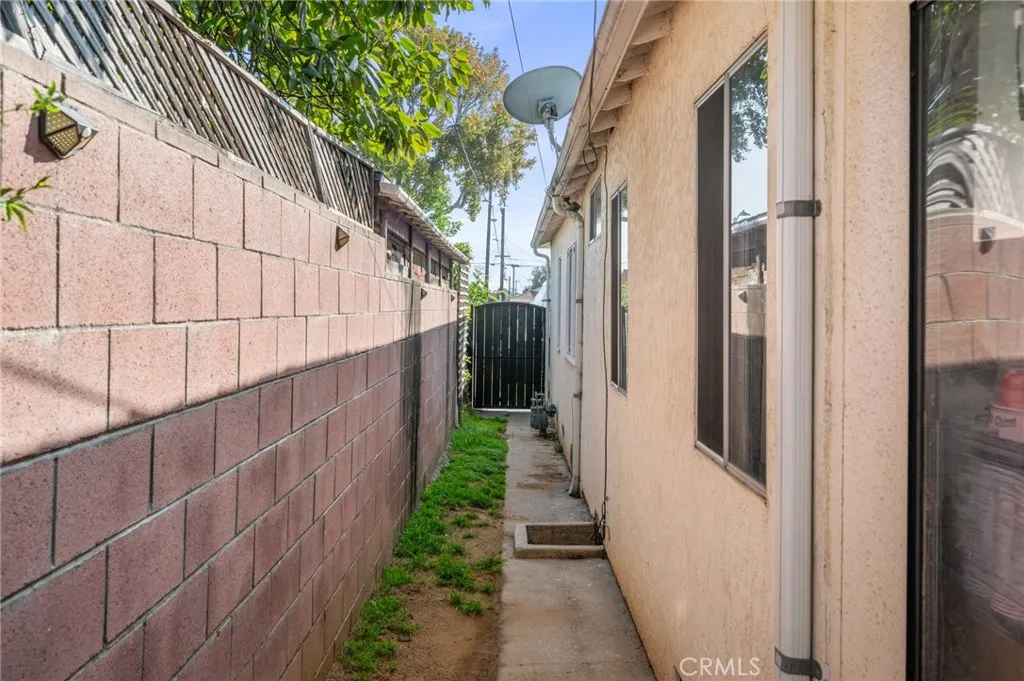 749 W 147th Street, Gardena, California 90247 home-pic-35