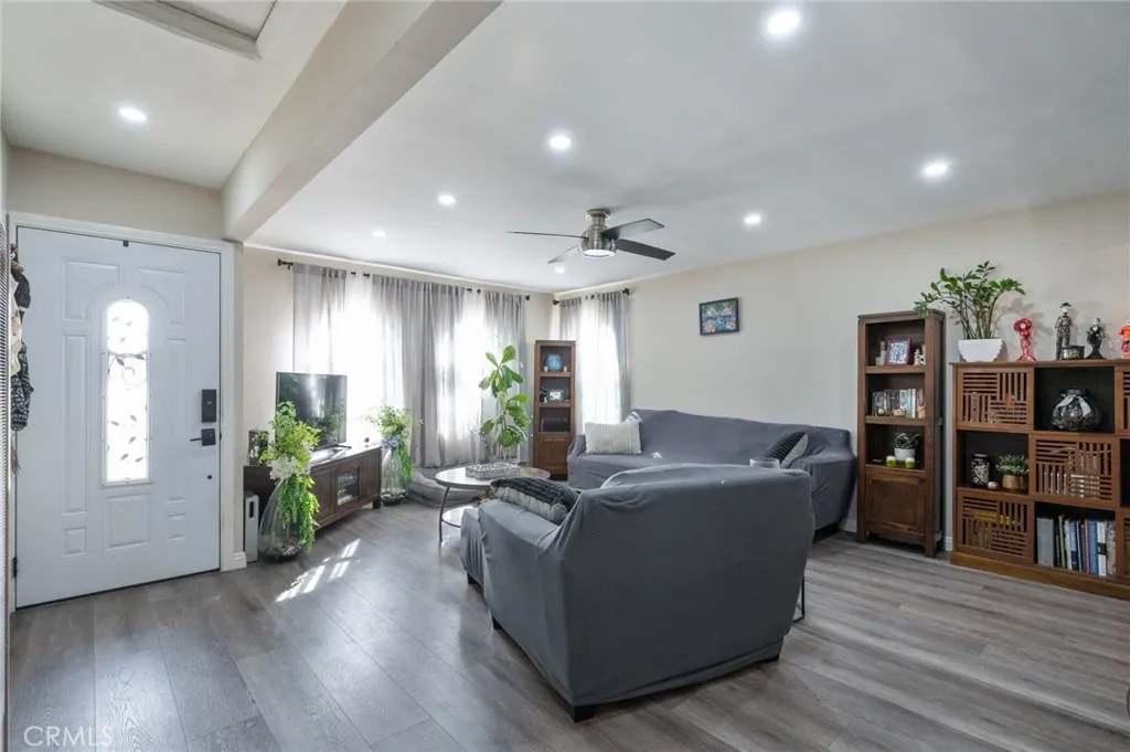 749 W 147th Street, Gardena, California 90247 home-pic-6