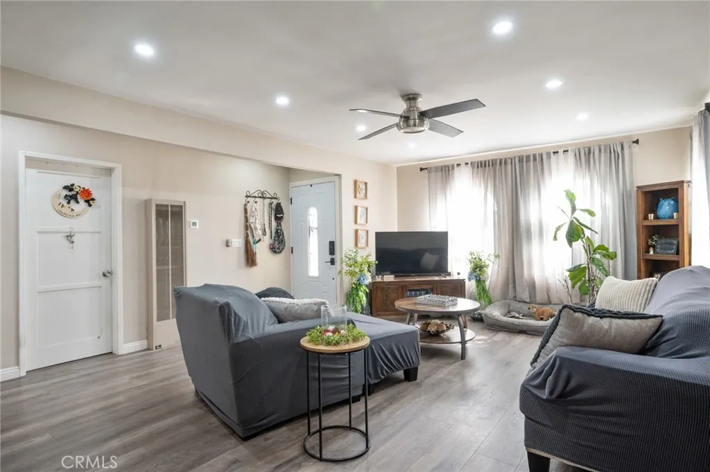 749 W 147th Street, Gardena, California 90247 home-pic-5