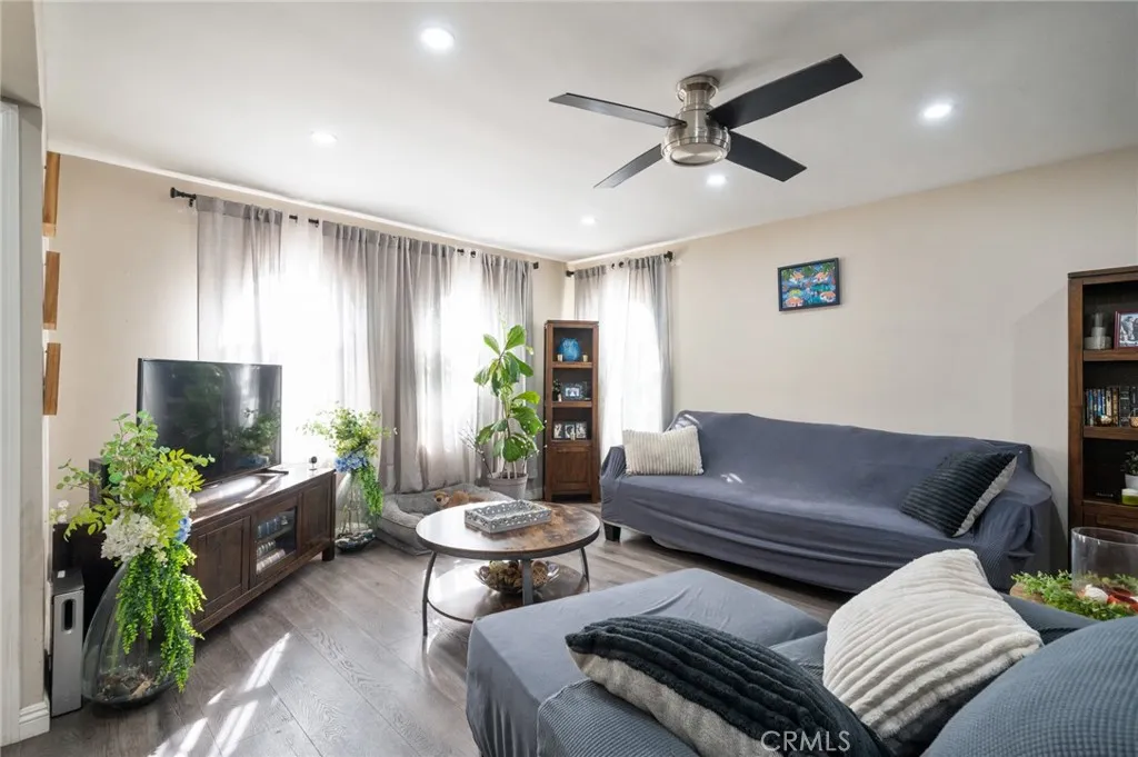 749 W 147th Street, Gardena, California 90247 home-pic-8