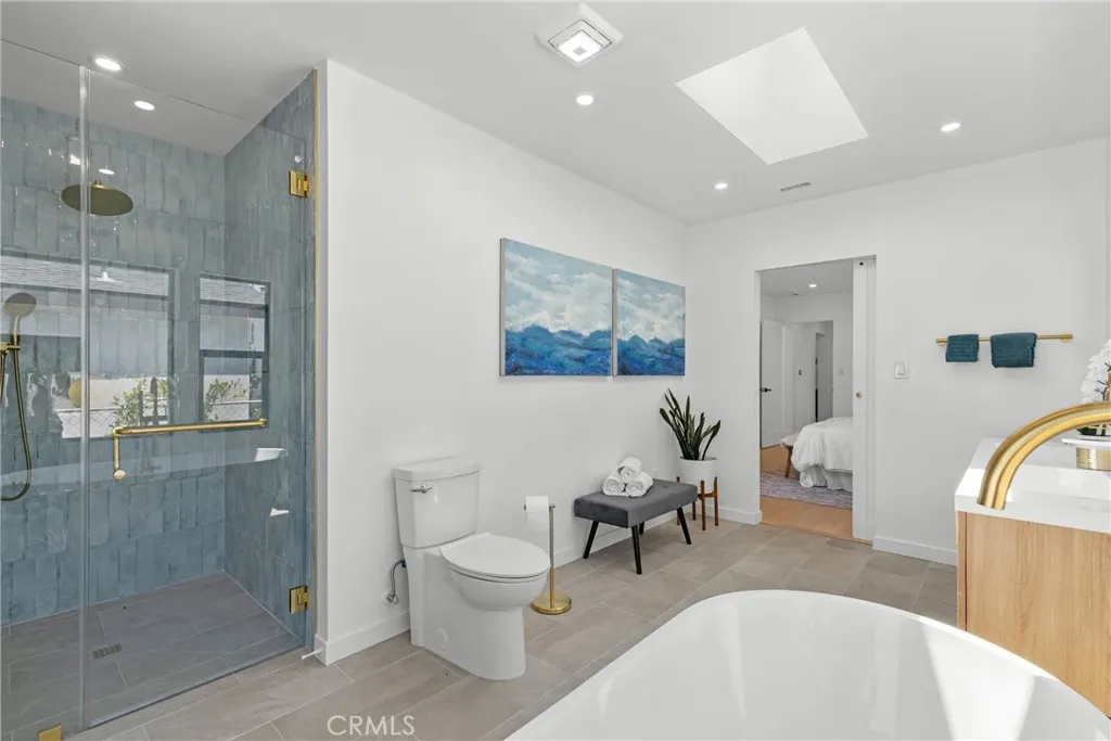 1724 S Fairfax, Los Angeles, California 90019 home-pic-12