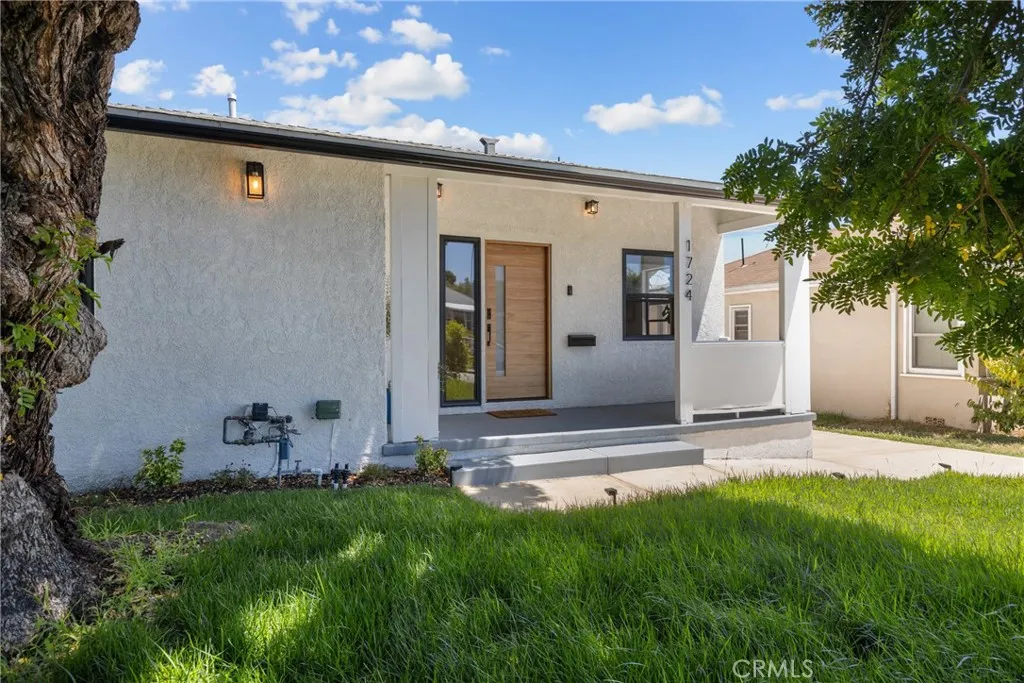 1724 S Fairfax, Los Angeles, California 90019 home-pic-22