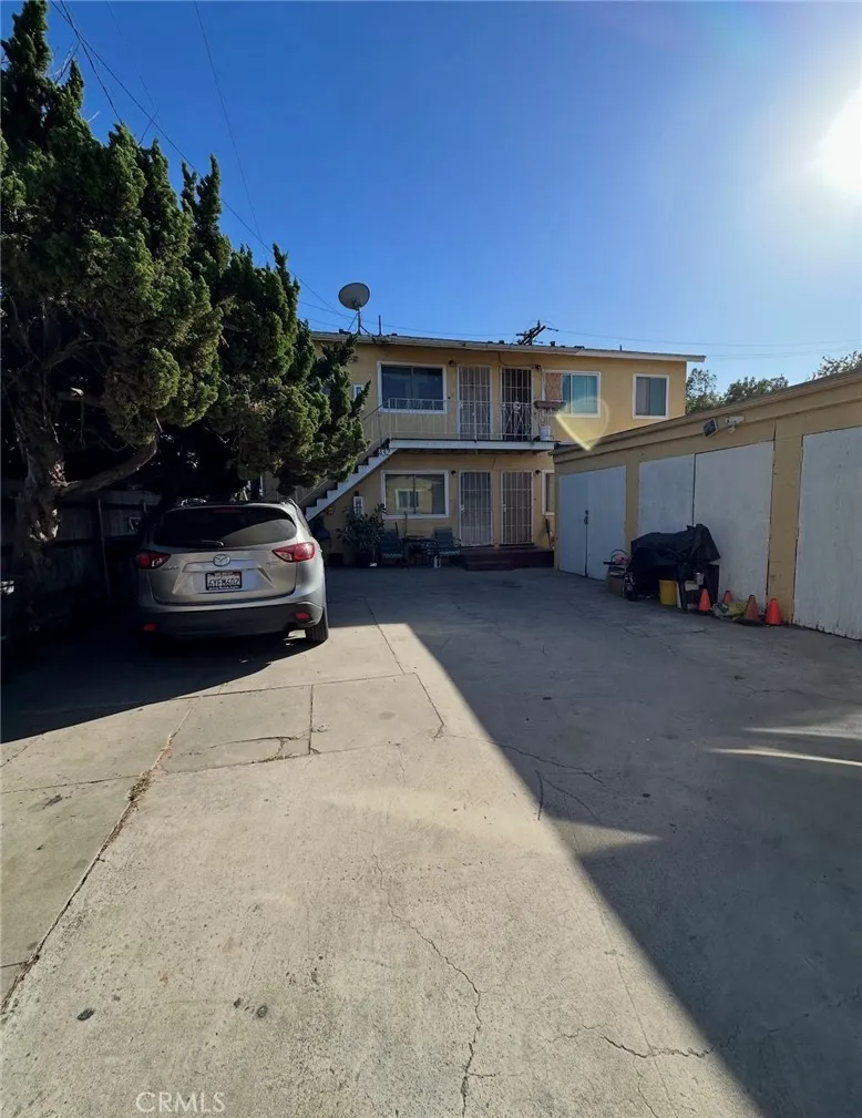 430 E Esther, Long Beach, California 90813 home-pic-2