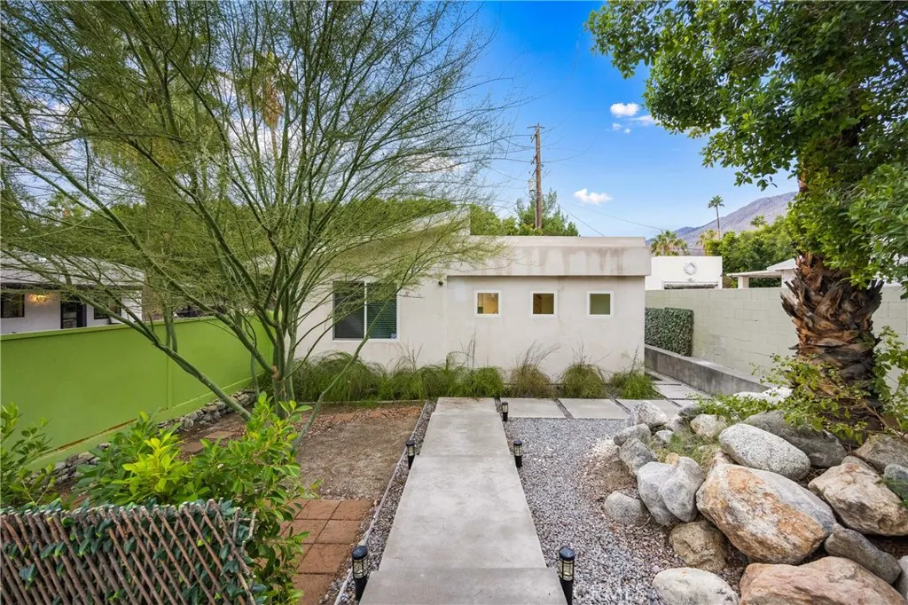 435 E Chuckwalla, Palm Springs, California 92262 home-pic-16