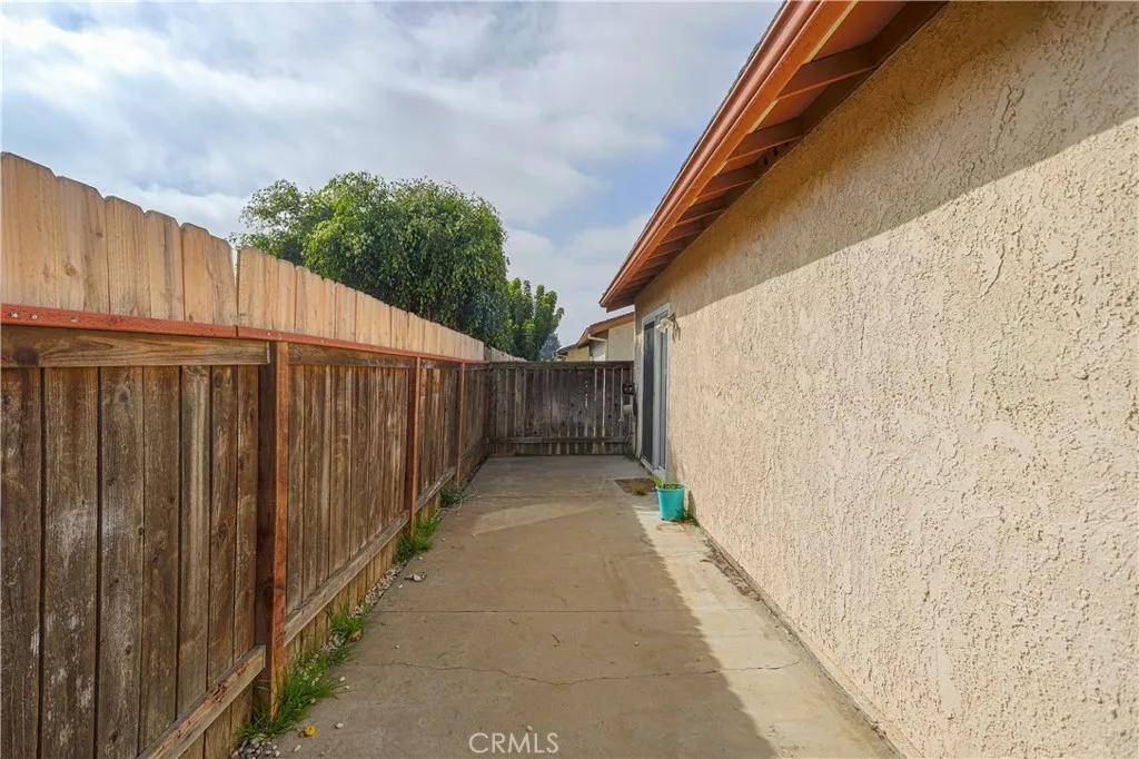 6348 Swallow, Ventura, California 93003 home-pic-18