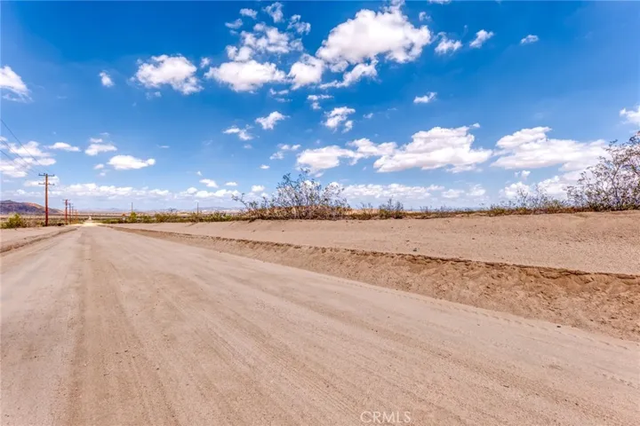 140 Mantonya Road, 29 Palms, California 92277