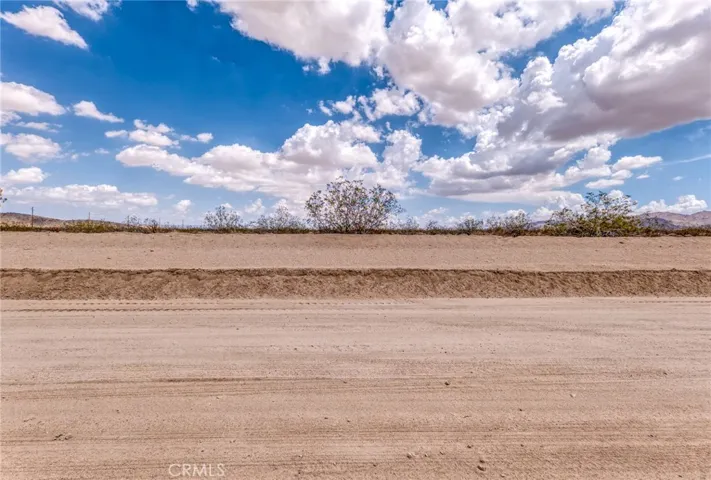 140 Mantonya Road, 29 Palms, California 92277