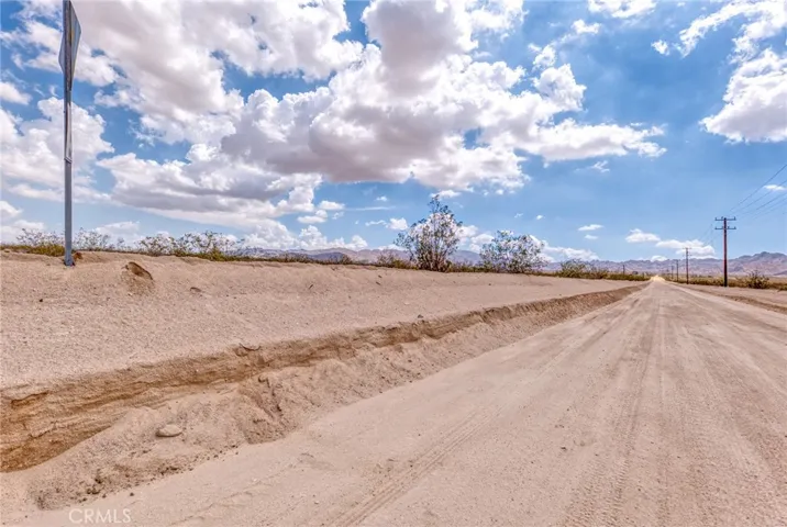 140 Mantonya Road, 29 Palms, California 92277
