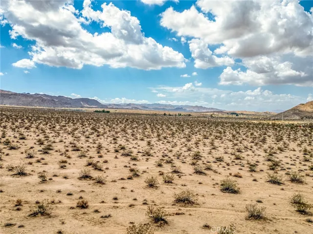 140 Mantonya Road, 29 Palms, California 92277