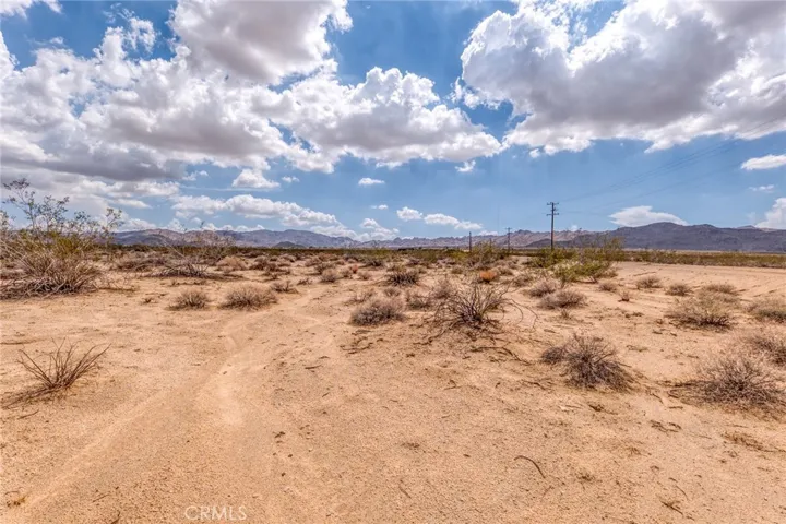 140 Mantonya Road, 29 Palms, California 92277