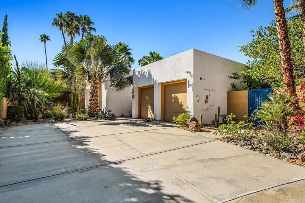 1911 Torchlight Lane, Palm Springs, California 92264 home-pic-0