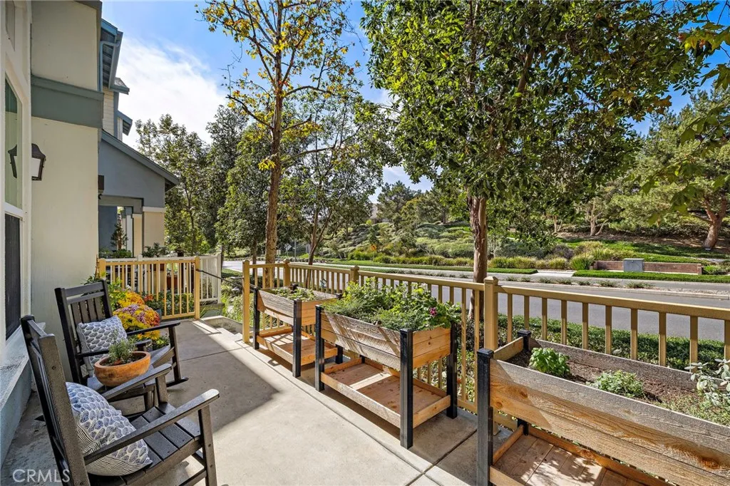 1 Queensbury, Ladera Ranch, California 92694 home-pic-1
