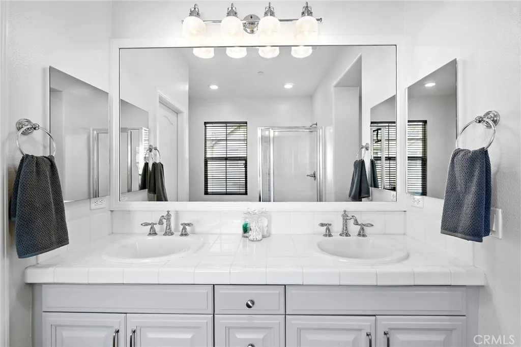 1 Queensbury, Ladera Ranch, California 92694 home-pic-20