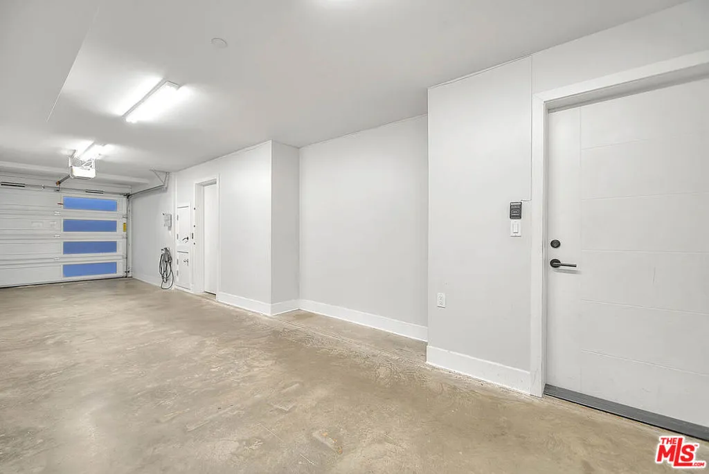 5014 Rosewood Avenue 1/2, Los Angeles, California 90004 home-pic-32