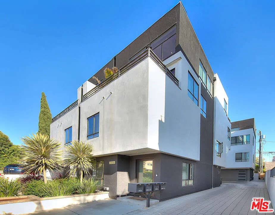 5014 Rosewood Avenue 1/2, Los Angeles, California 90004 home-pic-35