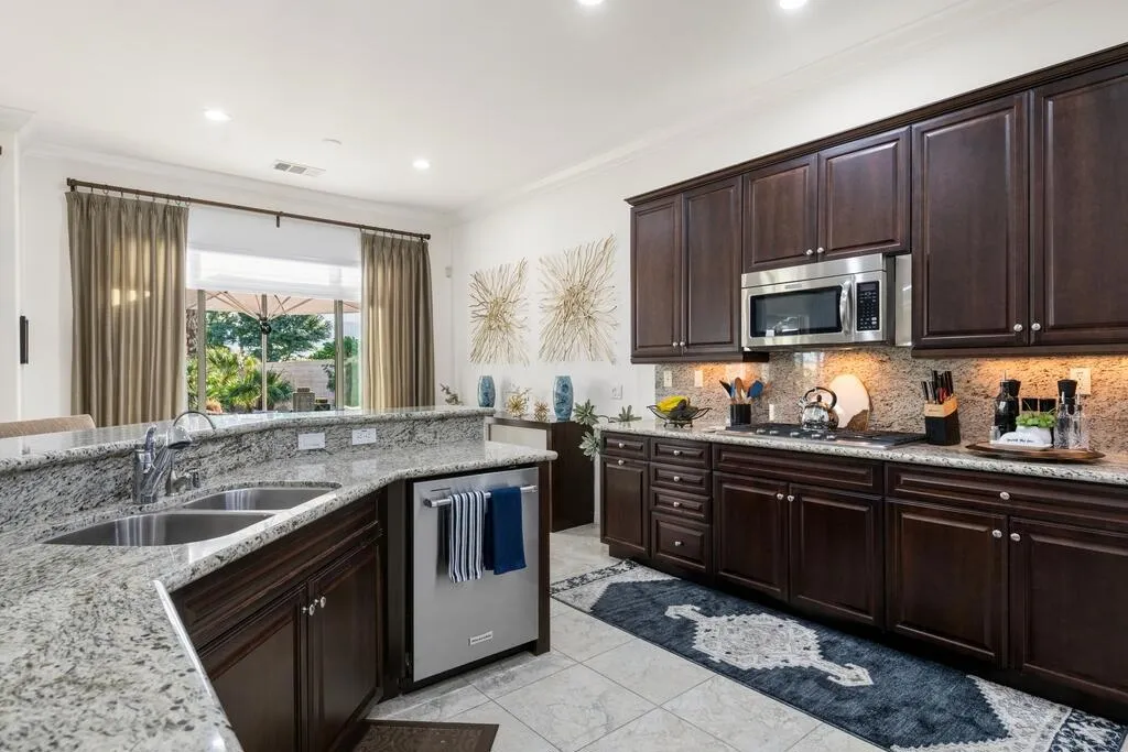 81585 Corte Valdemoro, Indio, California 92203 home-pic-12