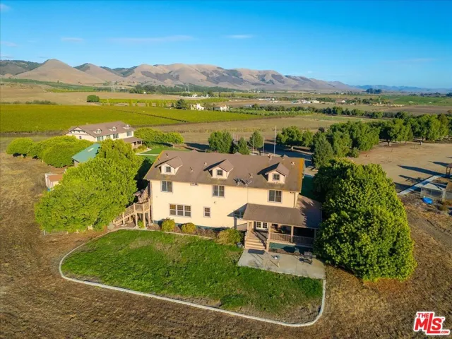 Aerial Mainhouse backyard