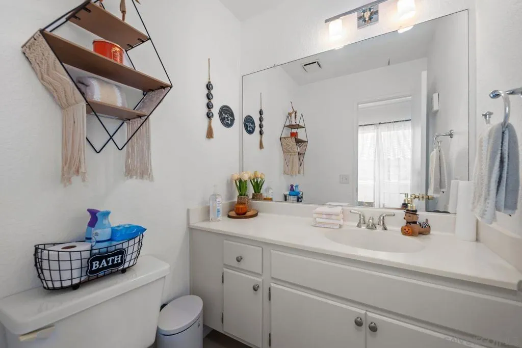 1193 Rachel Cir, Escondido, California 92026 home-pic-21