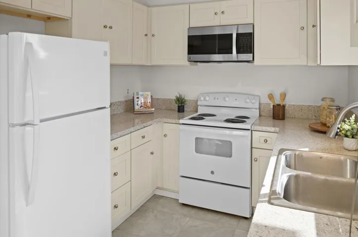 9450 Gold Coast Drive A-10, Mira Mesa, California 92126