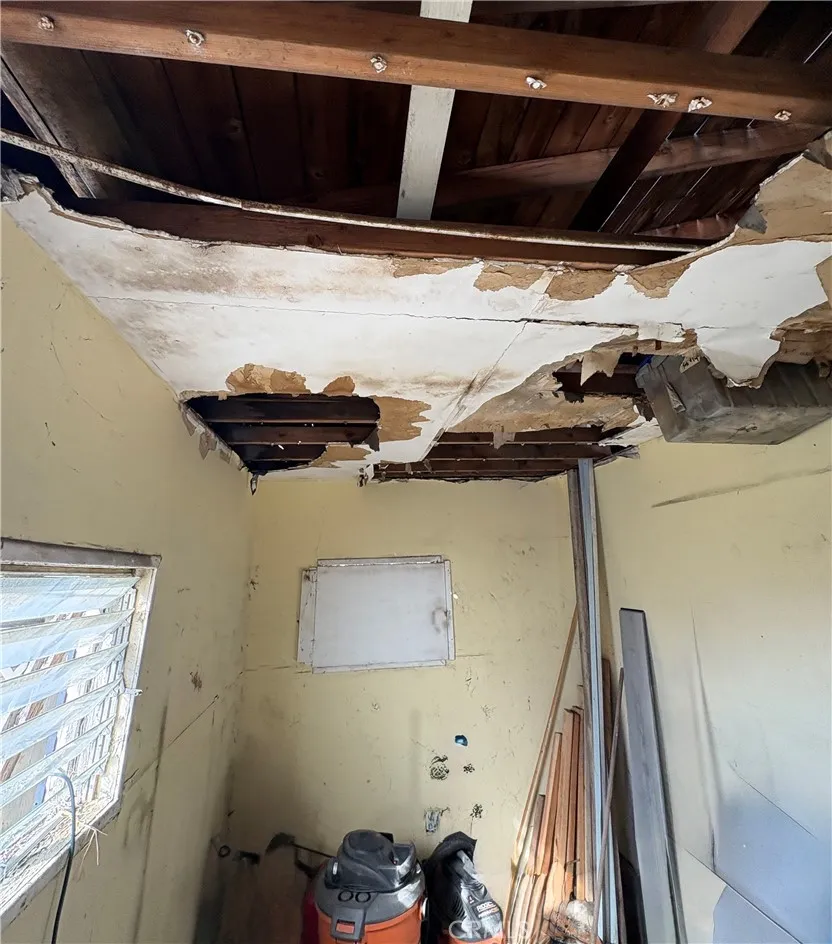 2539 E 219th Place, Carson, California 90810 home-pic-36