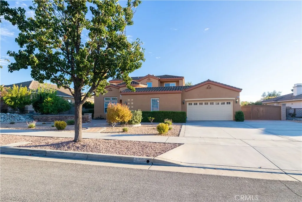 750 Charleston Drive, Claremont, California 91711 home-pic-1