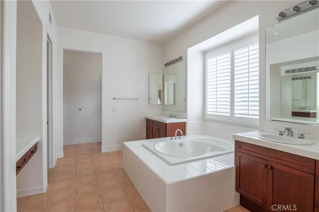 750 Charleston Drive, Claremont, California 91711 home-pic-22