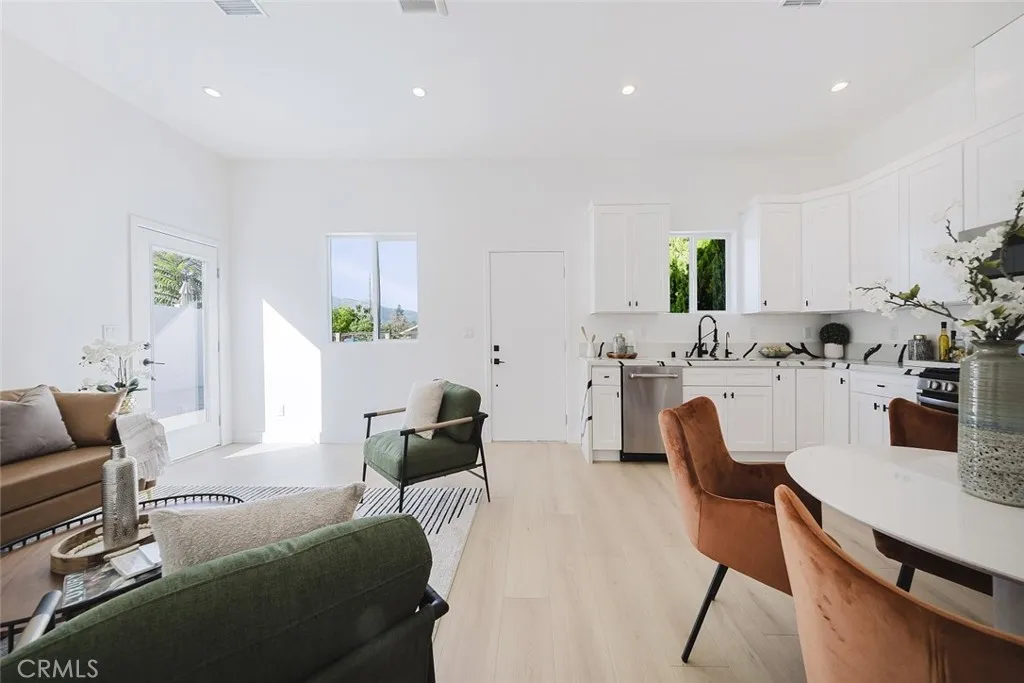 7961 Apperson Street, Sunland, California 91040 home-pic-45