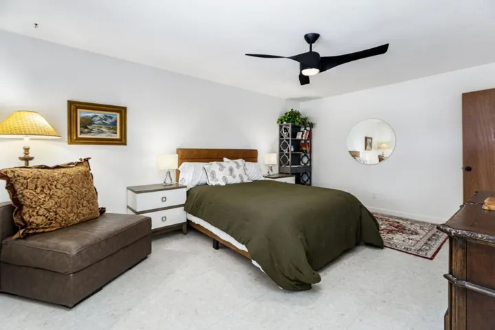 27-web-or-mls-MLWYucca_OPMG_0325_027