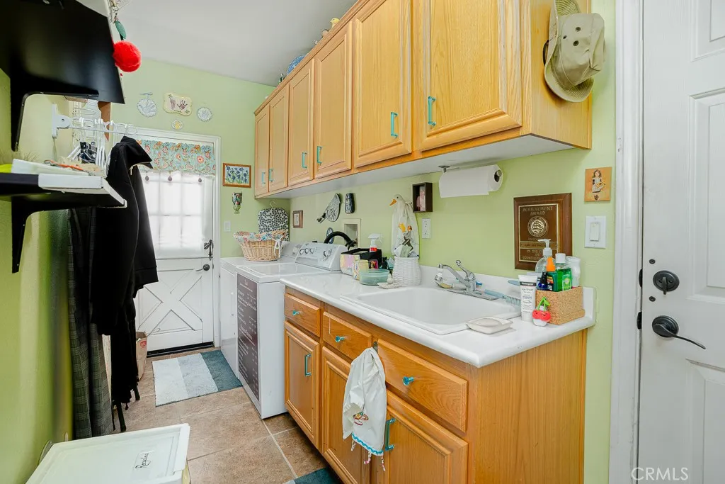 1052 Park Avenue, San Jacinto, California 92583 home-pic-24