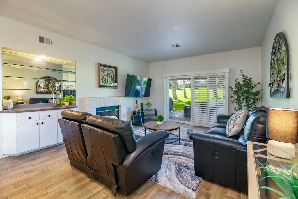 491 Desert Falls Drive N, Palm Desert, California 92211 home-pic-7