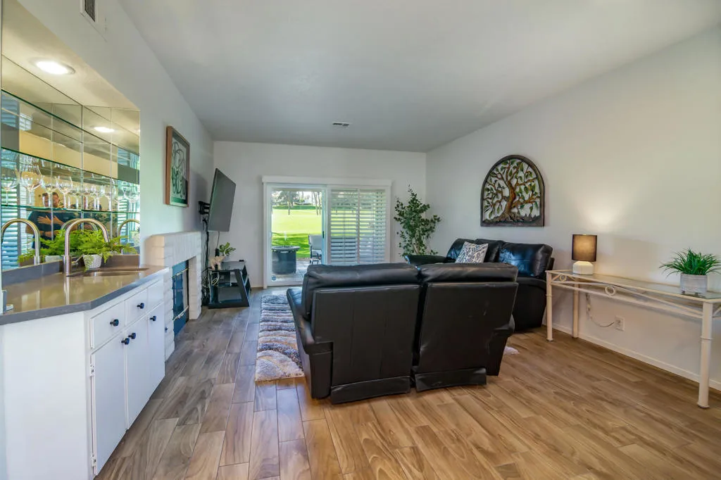 491 Desert Falls Drive N, Palm Desert, California 92211 home-pic-27