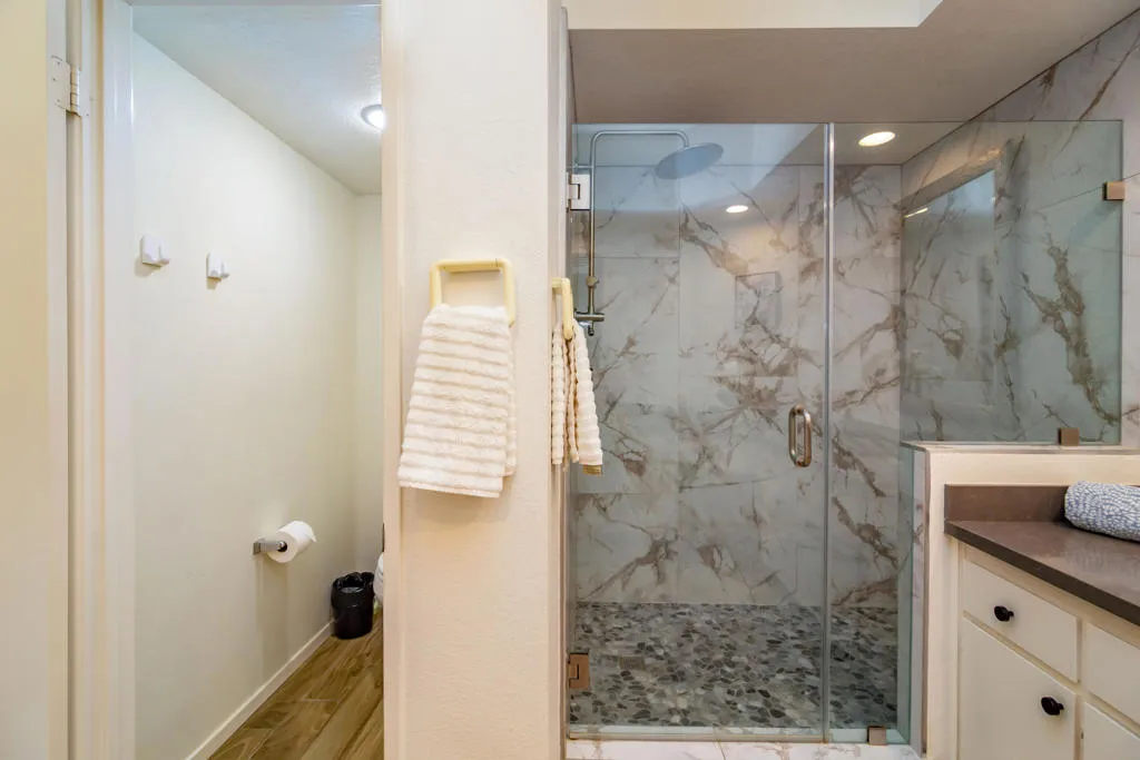 491 Desert Falls Drive N, Palm Desert, California 92211 home-pic-3