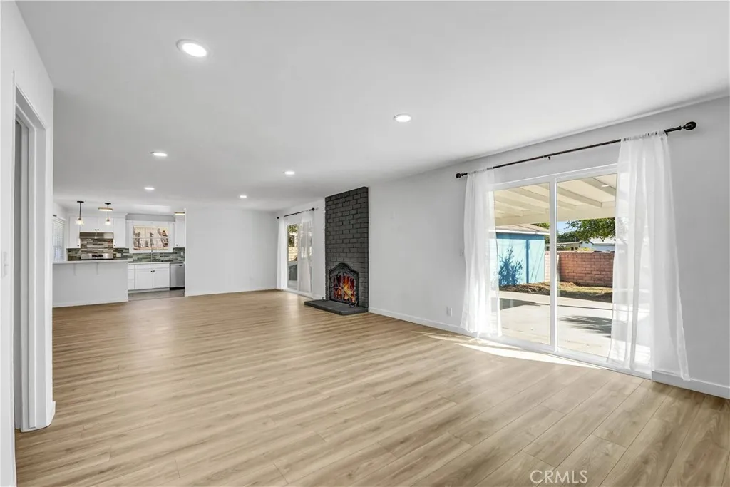 7536 Shoup, West Hills, California 91307 home-pic-26