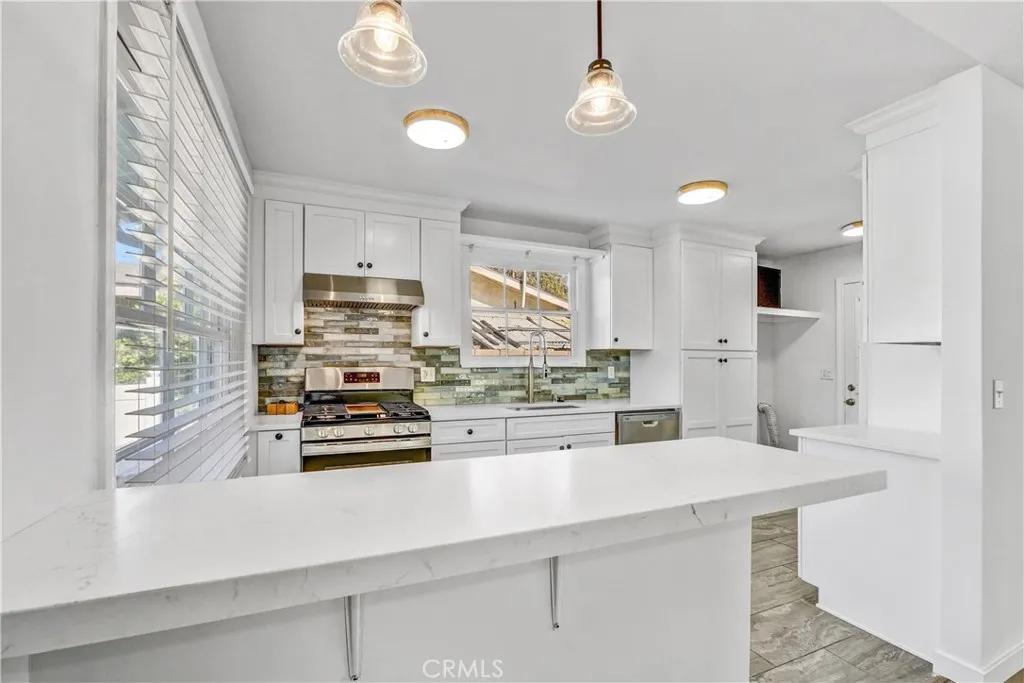 7536 Shoup, West Hills, California 91307 home-pic-12