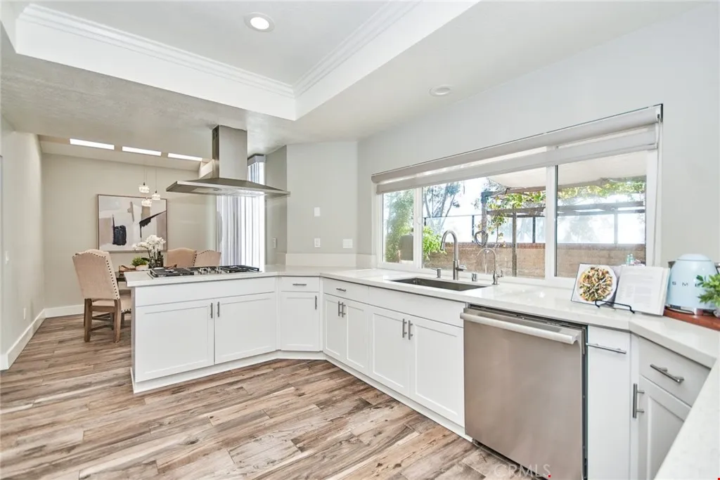 1860 Brooke, Fullerton, California 92833 home-pic-18