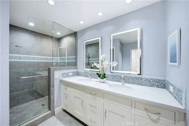 2nd level bath