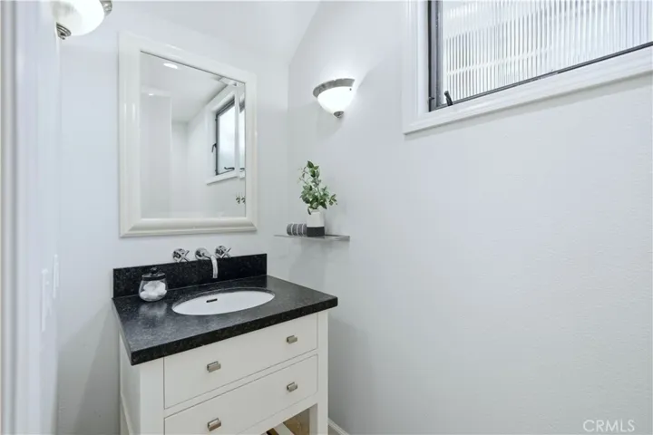 Guest 1/2 bath