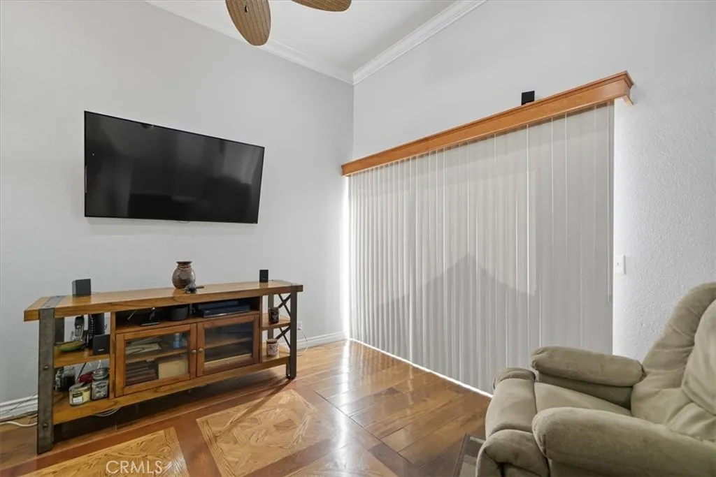 27617 Nugget, Canyon Country, California 91387 home-pic-4