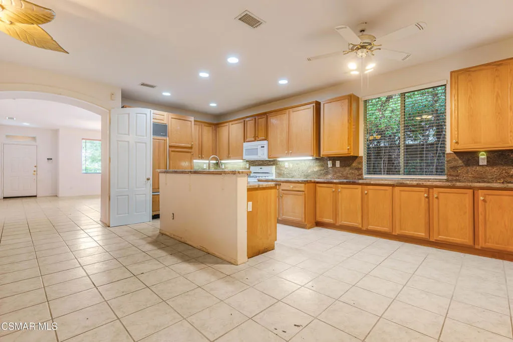 3160 China Fir Place, Simi Valley, California 93065 home-pic-7